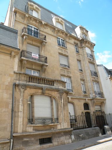  bel immeuble, rue de la Commanderie
